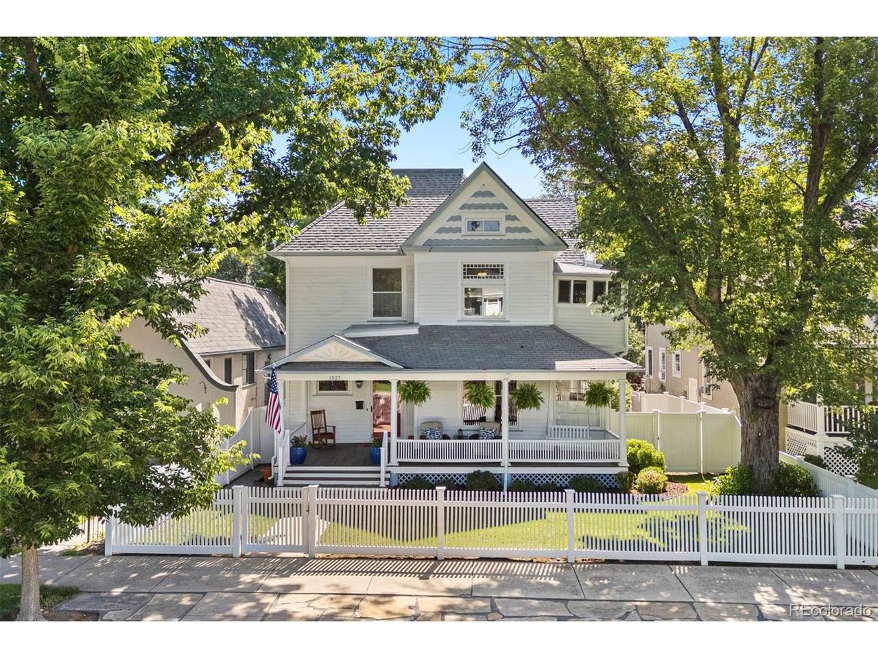 1527 Nevada Ave - Photo 1