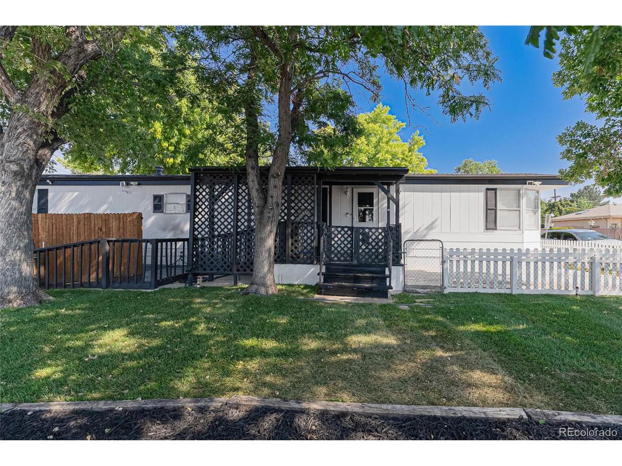 9007 Elm Ct - Photo 1