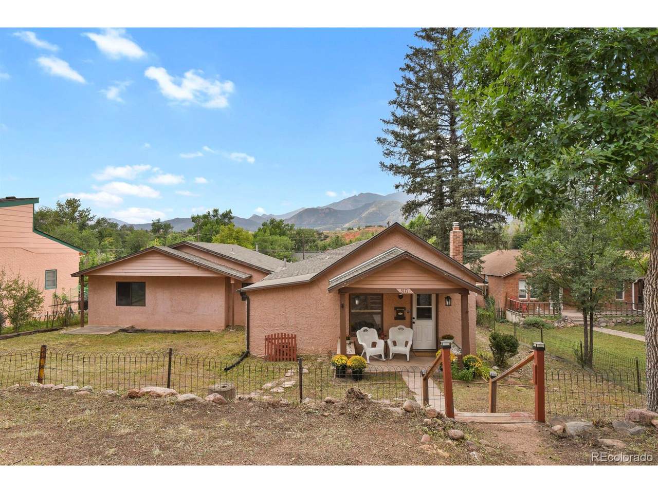 3171 Kiowa St - Photo 1