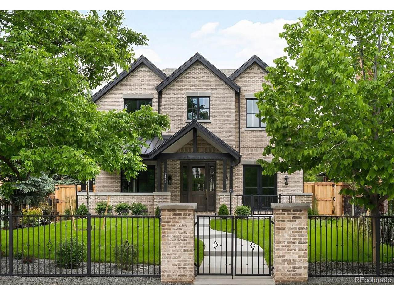 2237 Madison St - Photo 1