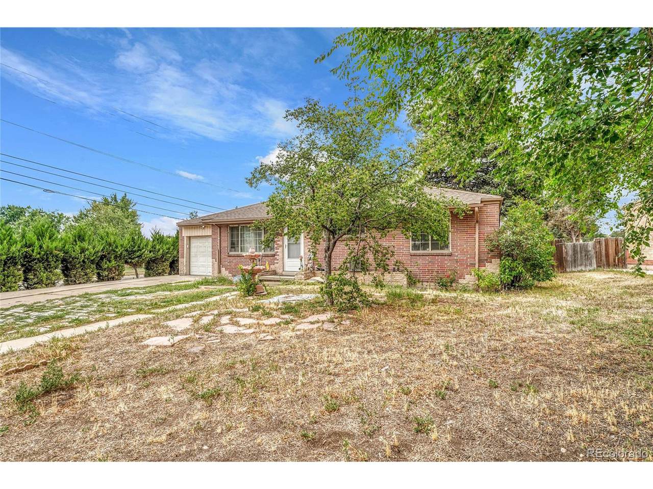 1493 Yates St - Photo 1