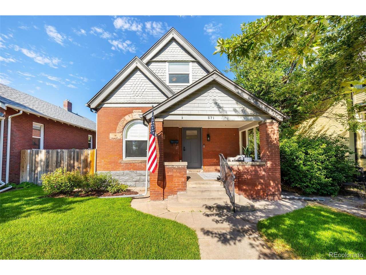 571 Sherman St - Photo 1