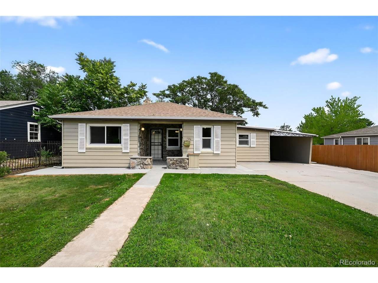 1124 Perry St - Photo 1