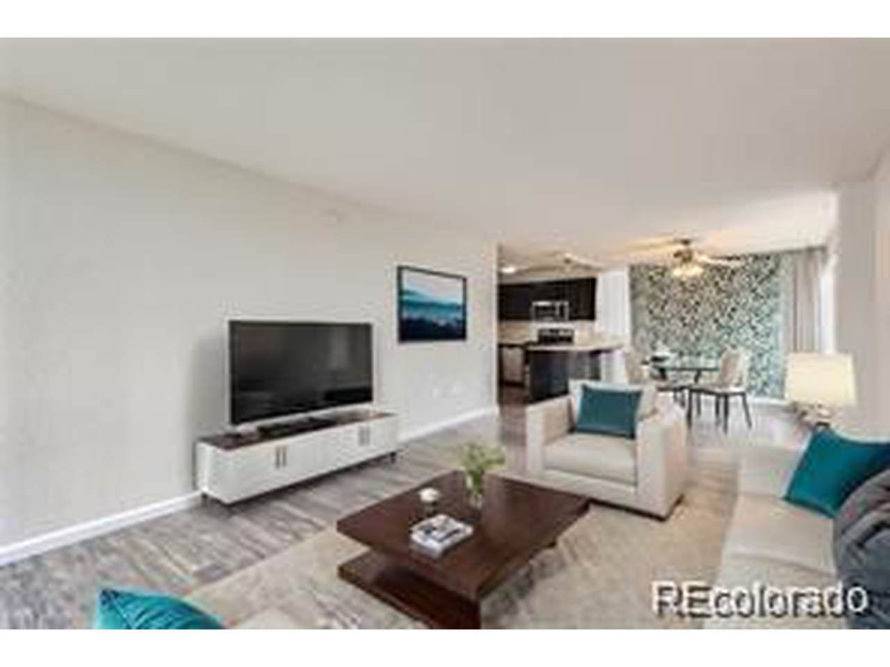 909 Logan St - Photo 1