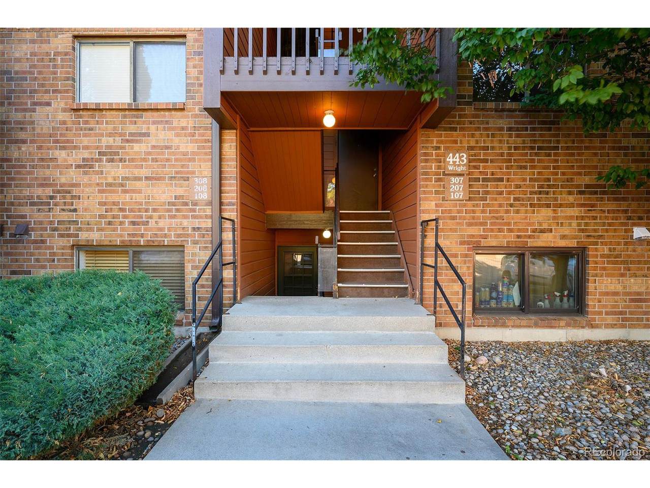 443 Wright St - Photo 1