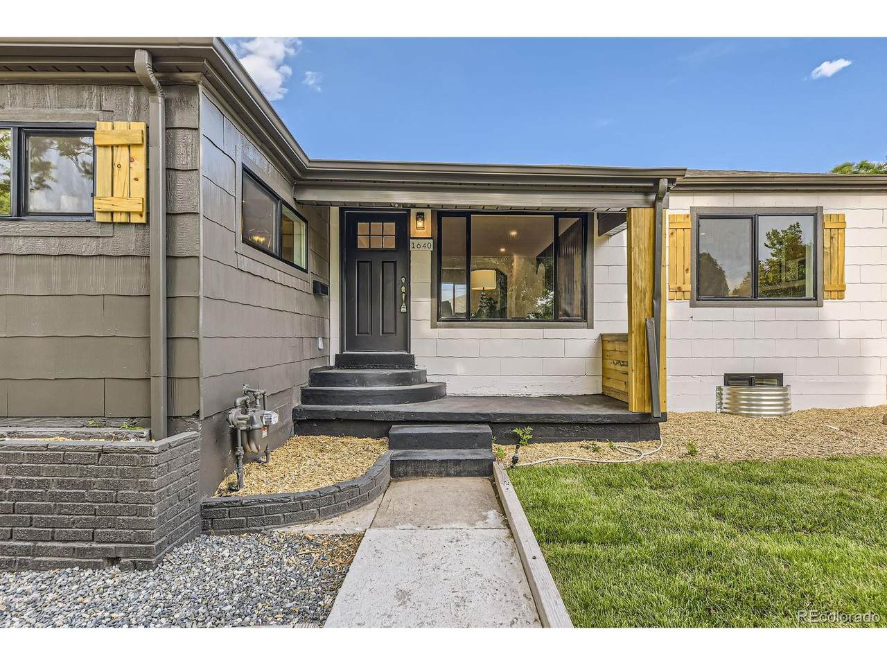 1640 Iola St - Photo 1