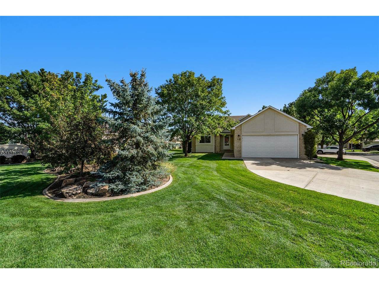 1720 32nd St - Photo 1