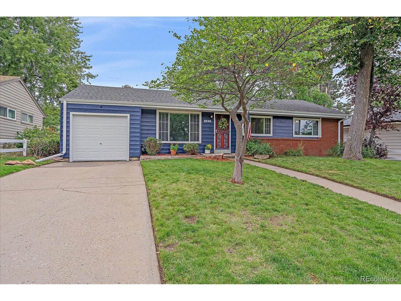 2540 Cherry St - Photo 1