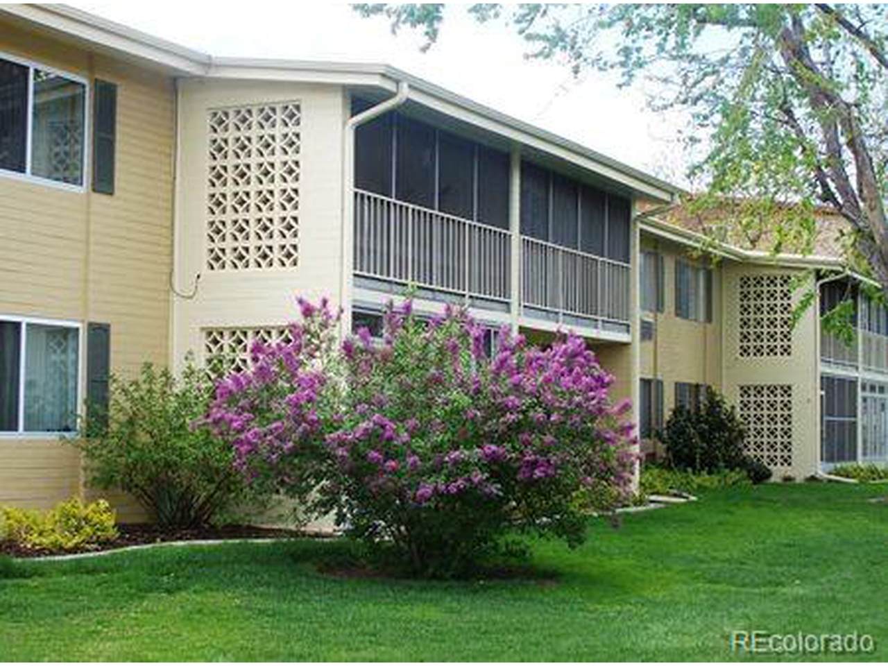 625 Clinton St - Photo 1