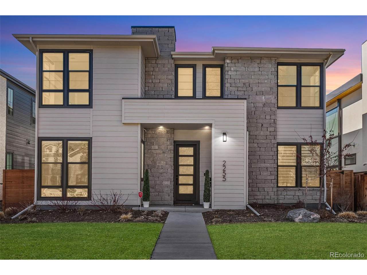 2255 Monroe St - Photo 1