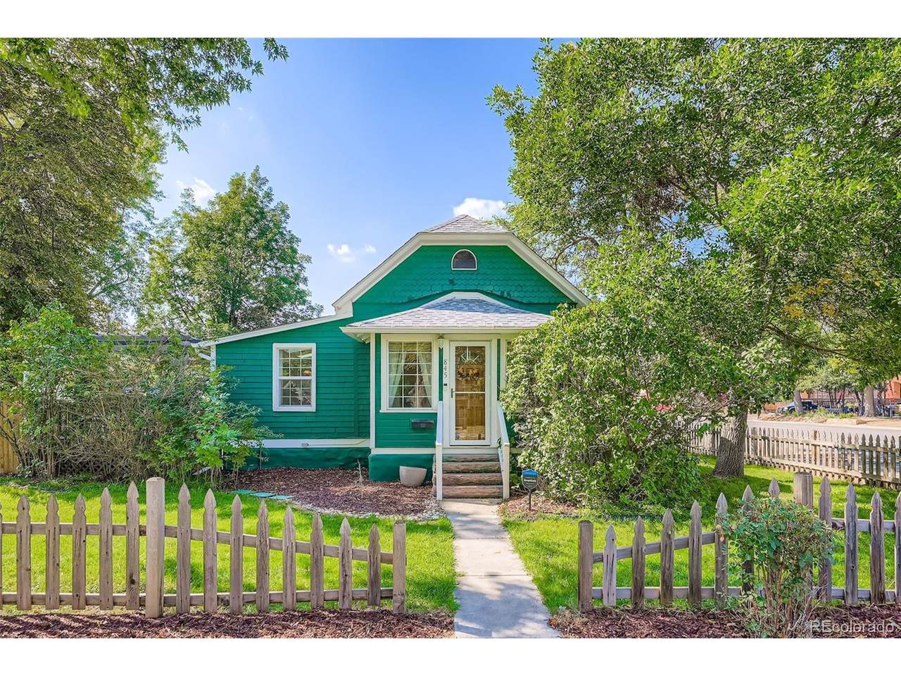 845 Martin St - Photo 1