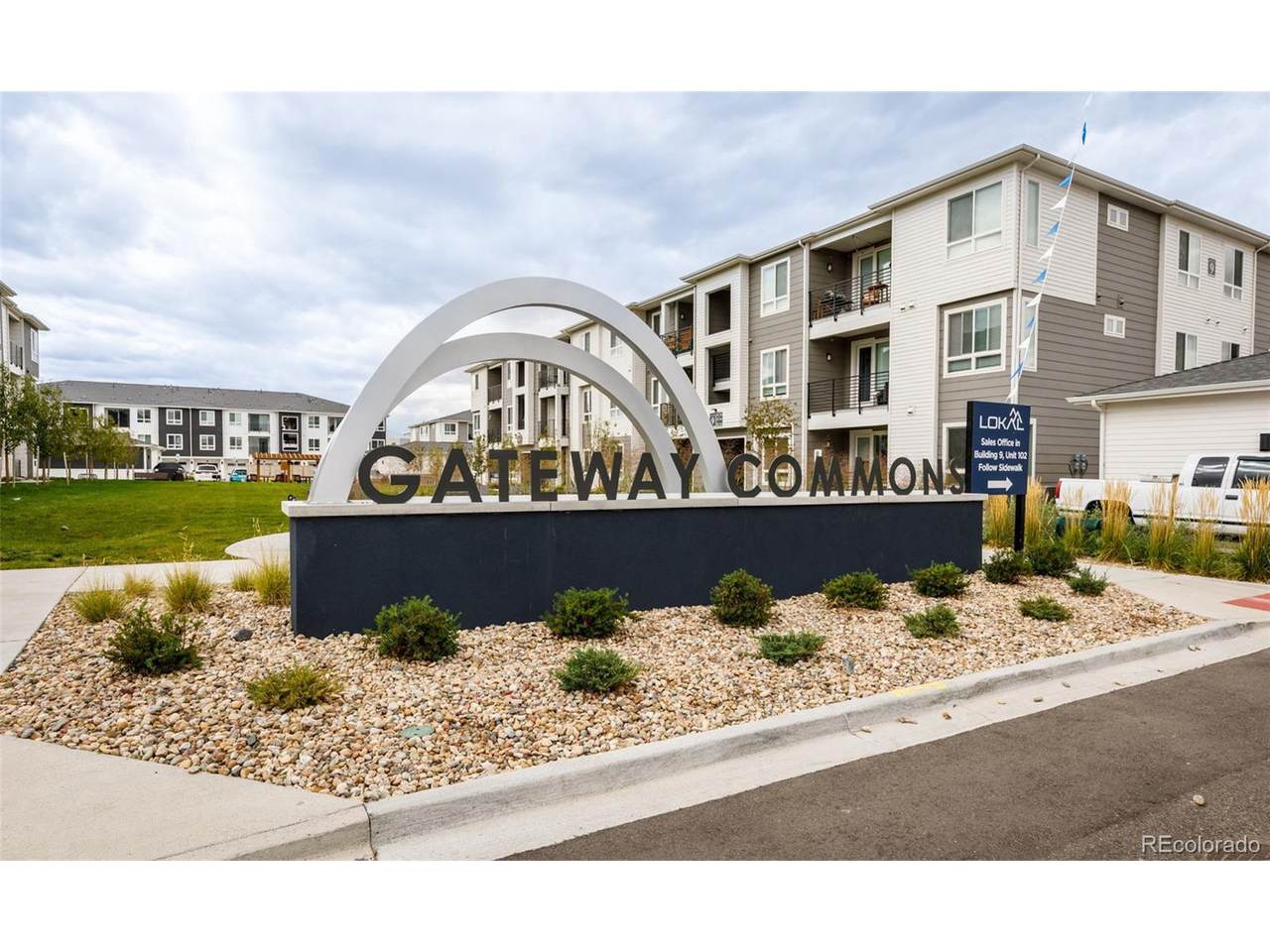 6153 Ceylon St - Photo 1