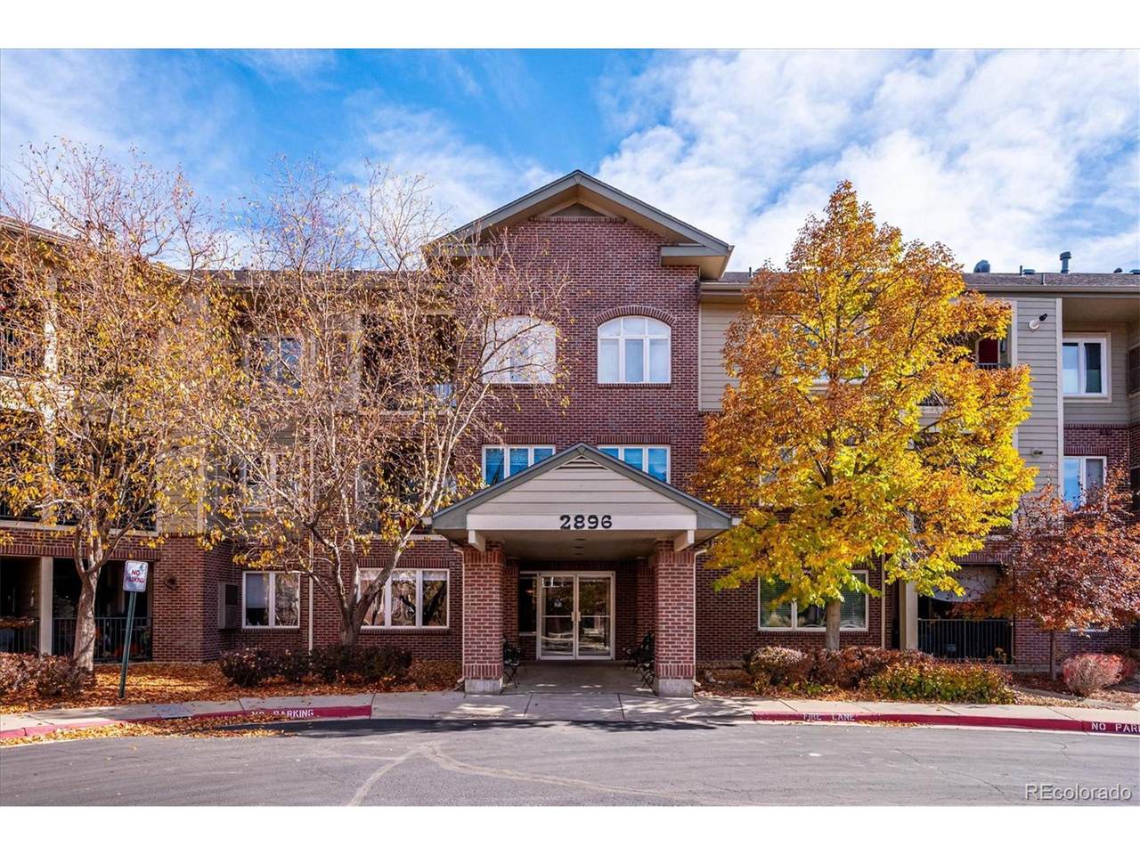 2896 Riverwalk Cir - Photo 1