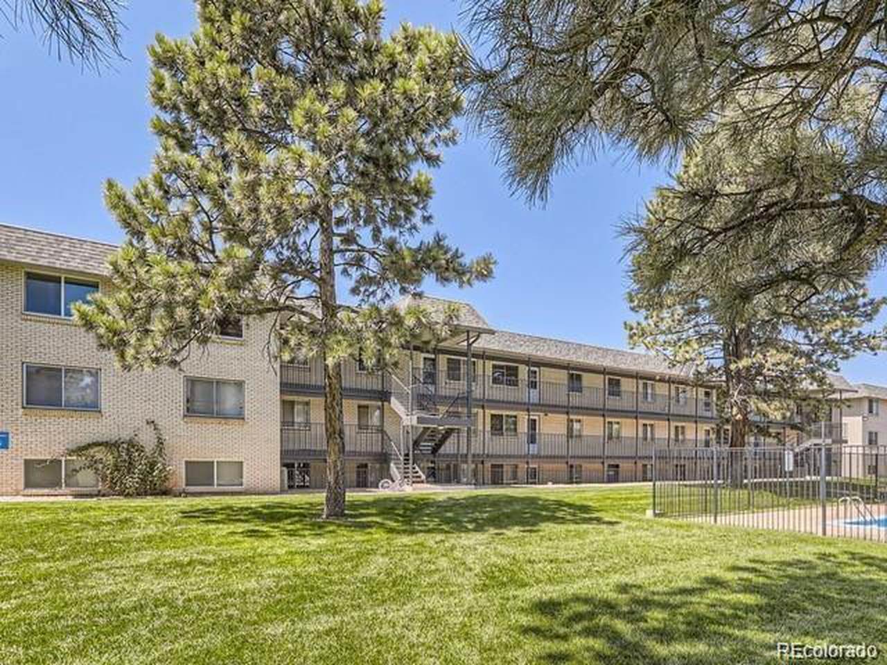 1723 Robb St - Photo 1