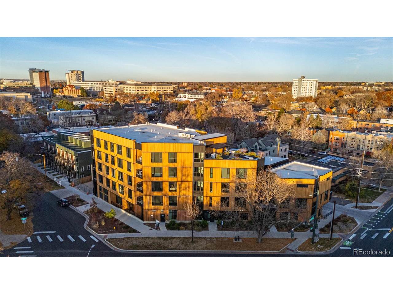 1601 Park Ave - Photo 1