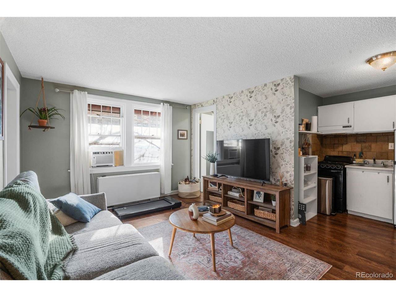 2101 Josephine St - Photo 1