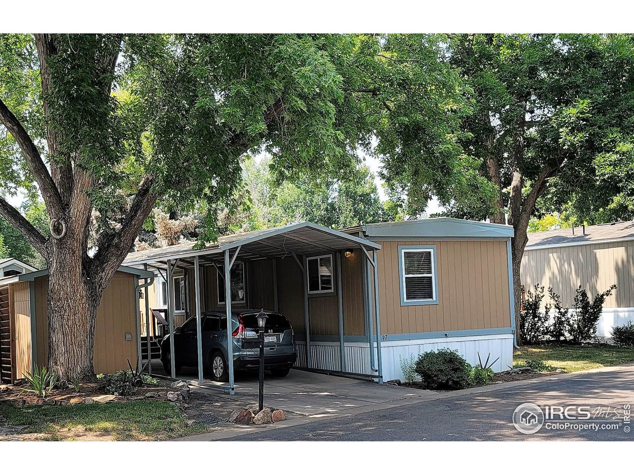 2211 Mulberry St - Photo 1