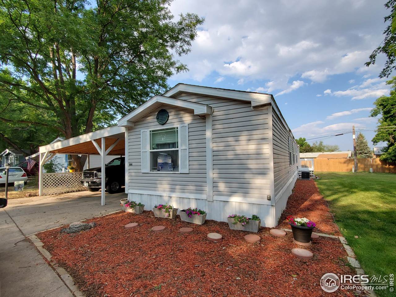 2211 Mulberry St - Photo 1