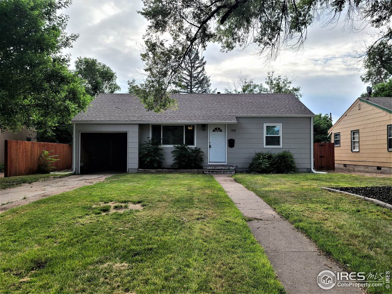 106 Avard Ave - Photo 1