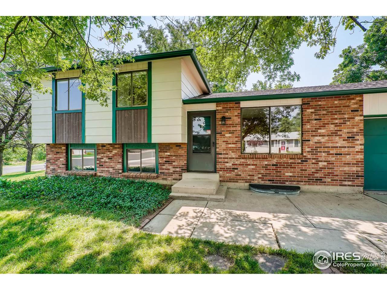 399 Jackson Cir - Photo 1