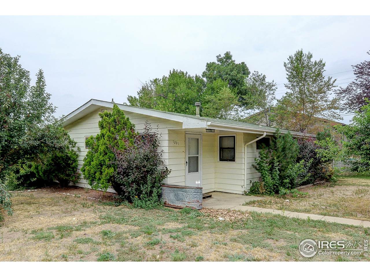 1201 Park Ave - Photo 1