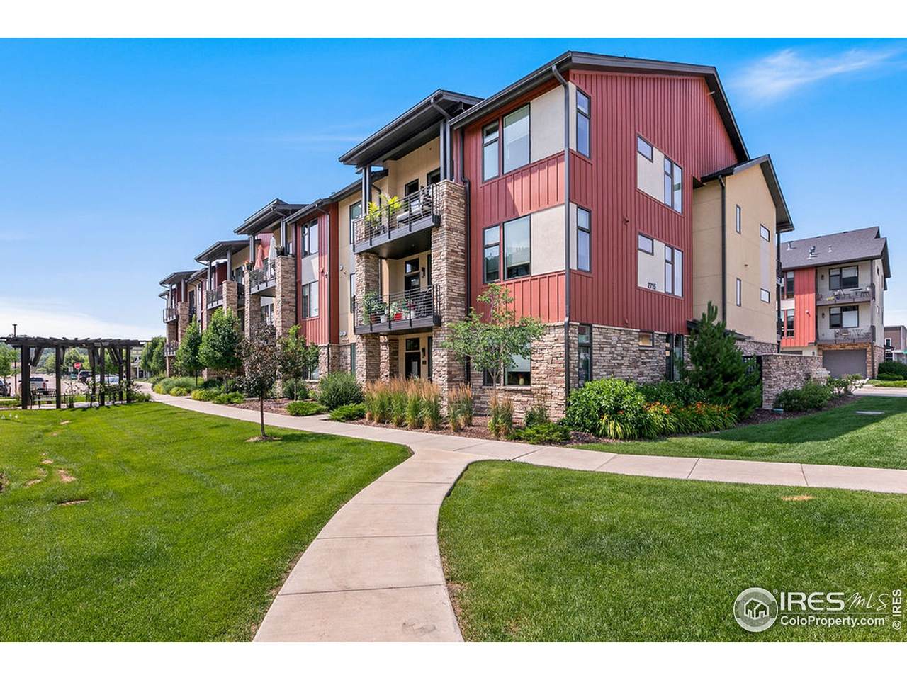 2715 Iowa Dr - Photo 1