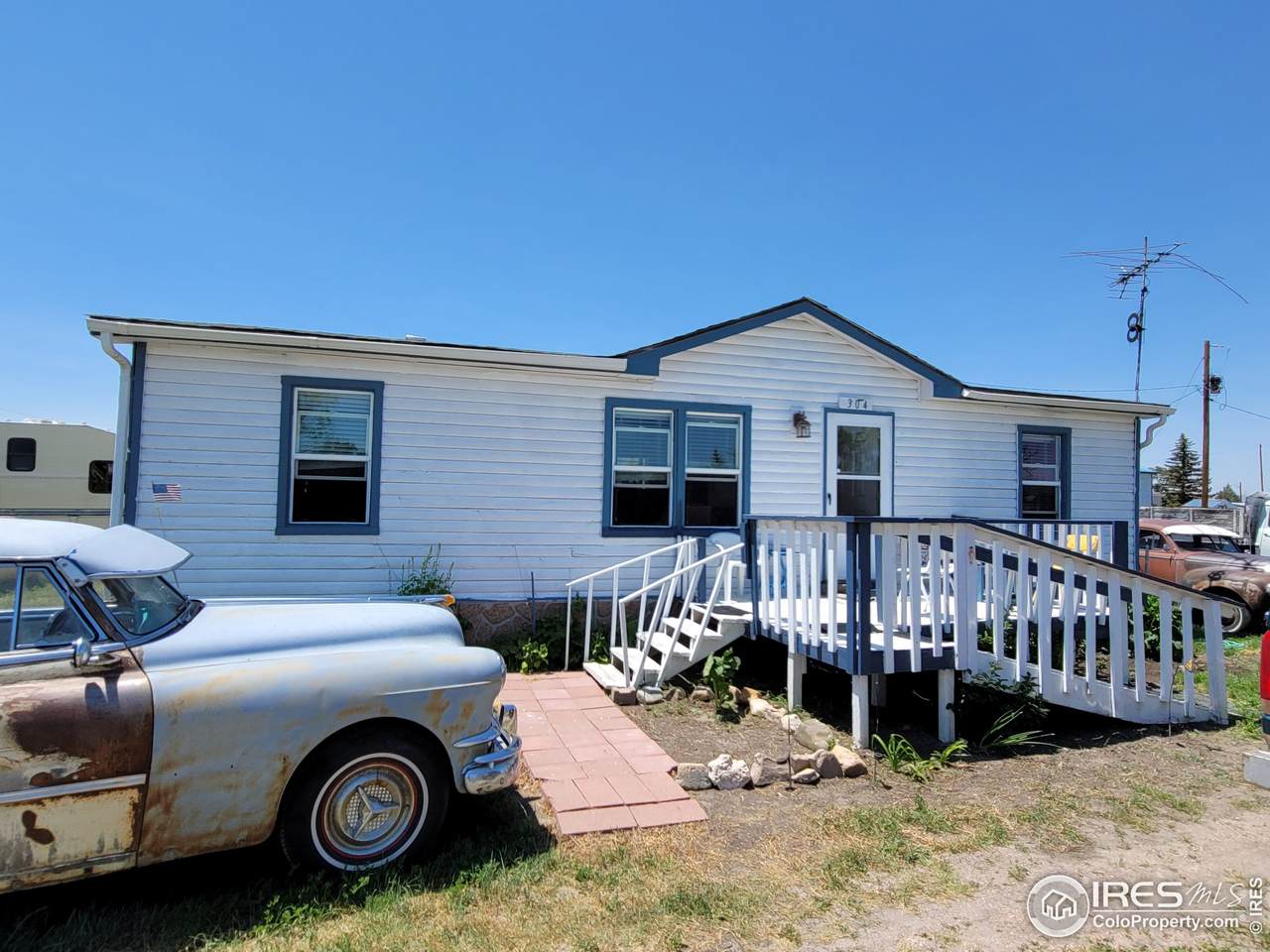304 Logan St - Photo 1