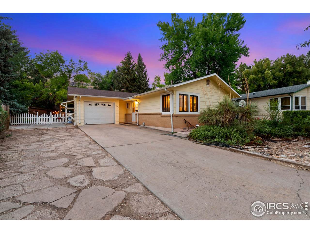 1928 Larkspur Dr - Photo 1