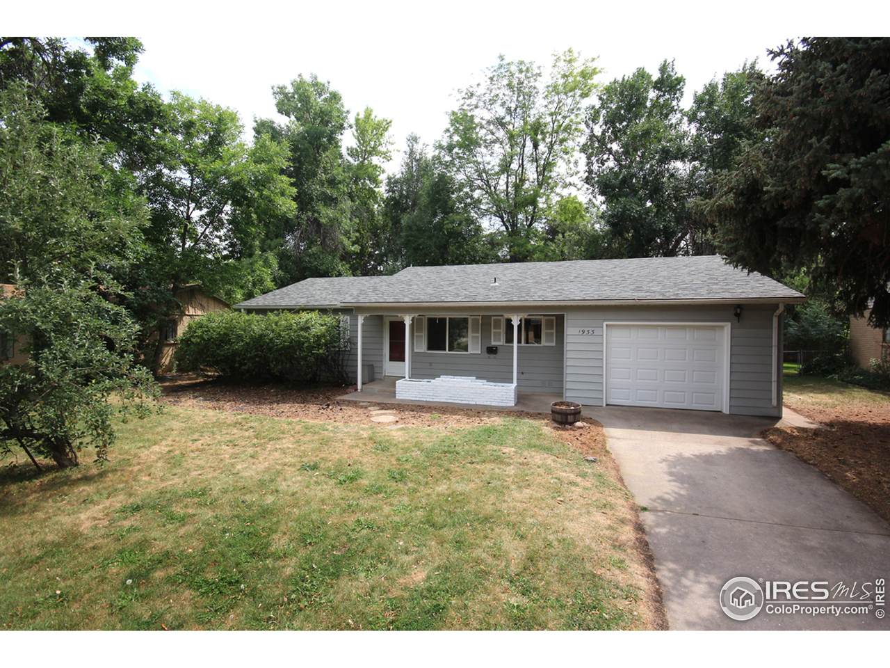 1933 Lake St - Photo 1