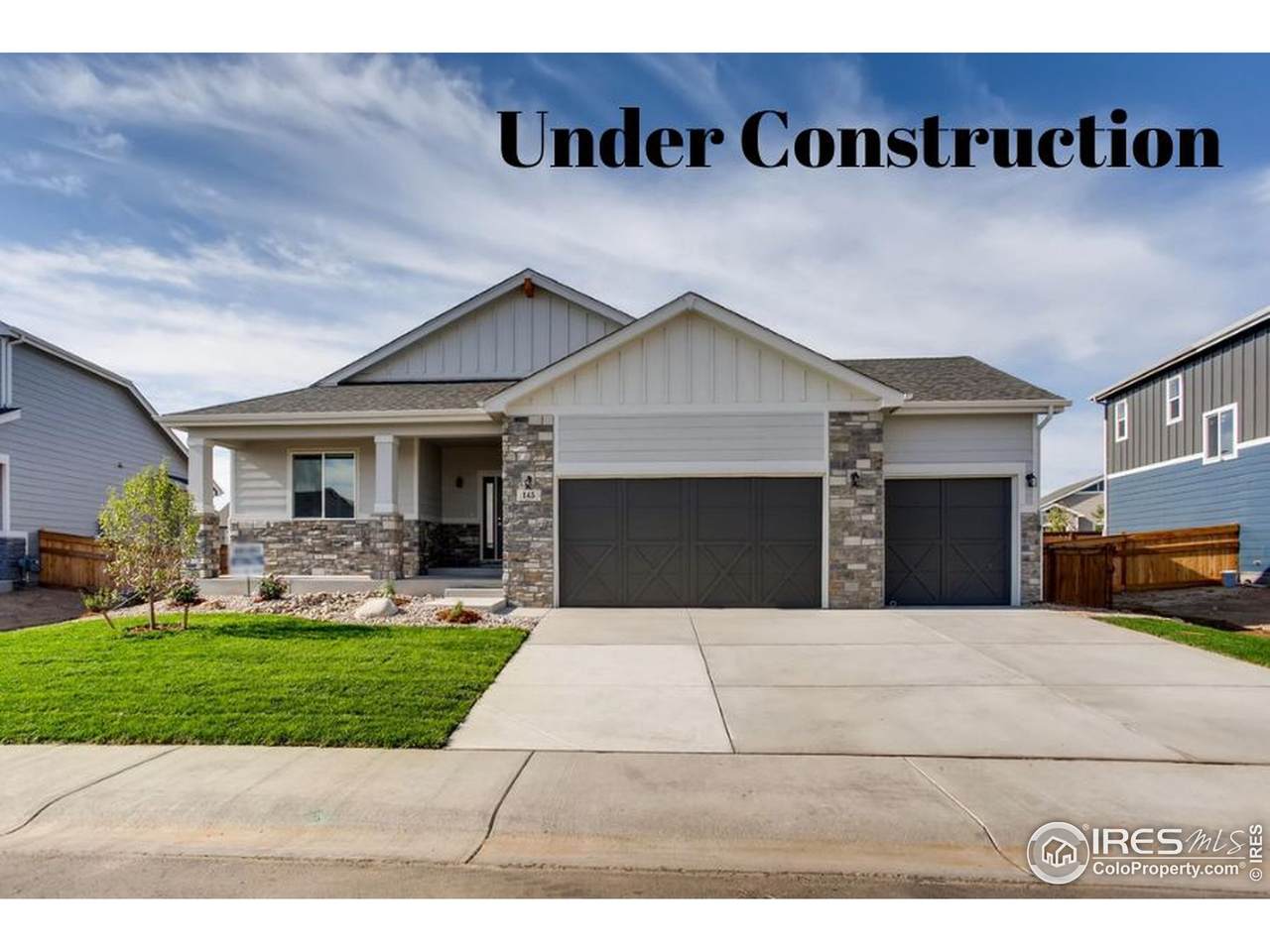 376 Boxwood Dr - Photo 1