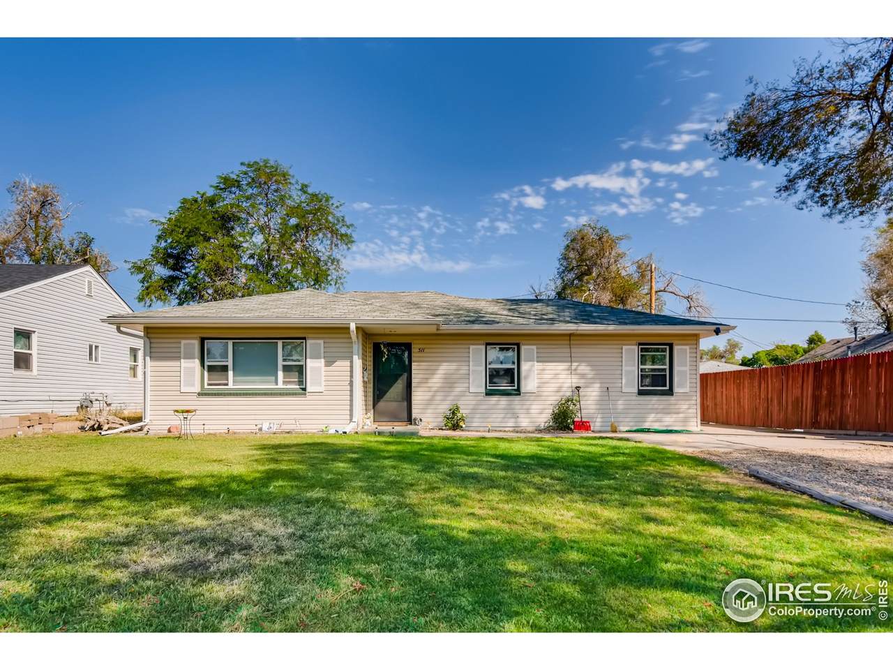 511 23rd St - Photo 1