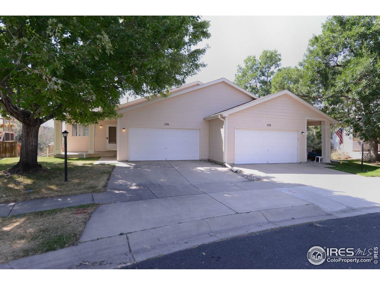 226 Acacia Dr - Photo 1