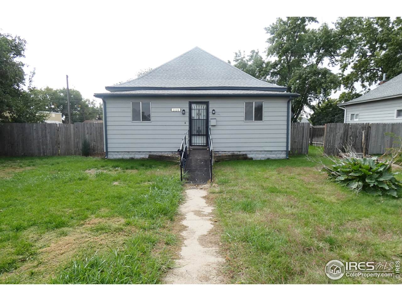 304 Union Ave - Photo 1