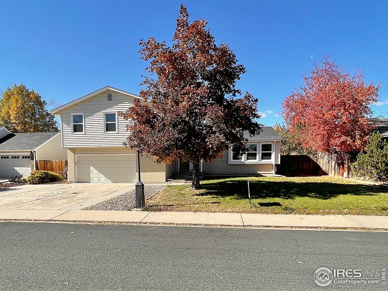 2119 Vivian St - Photo 1