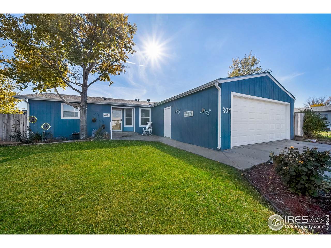 204 Gateway Ave - Photo 1