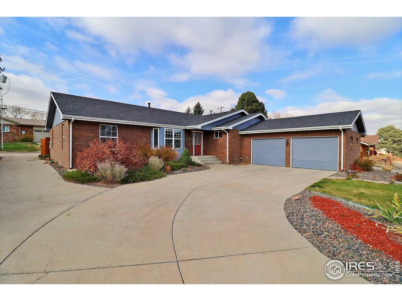 1019 47th Ave - Photo 1