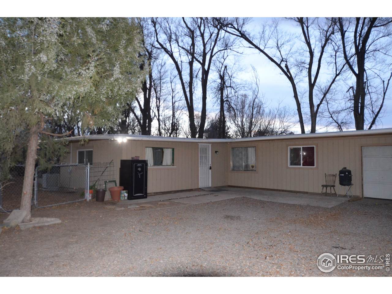 100 Meadow Ln - Photo 1