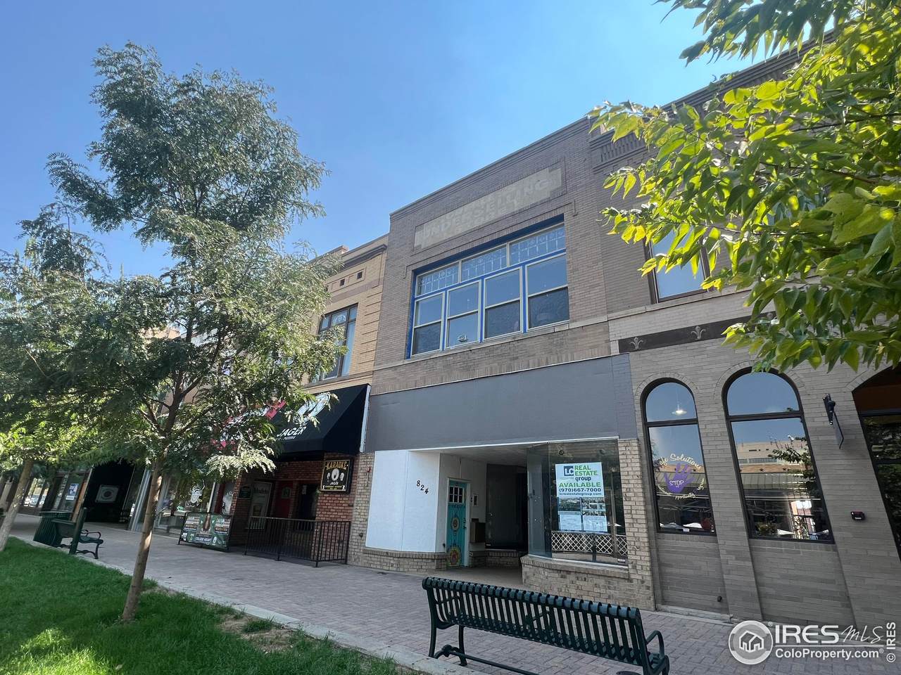 824 9th St - Photo 1