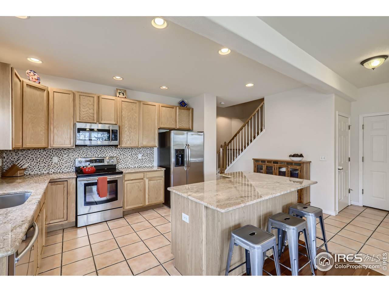 518 Flicker Ave - Photo 1