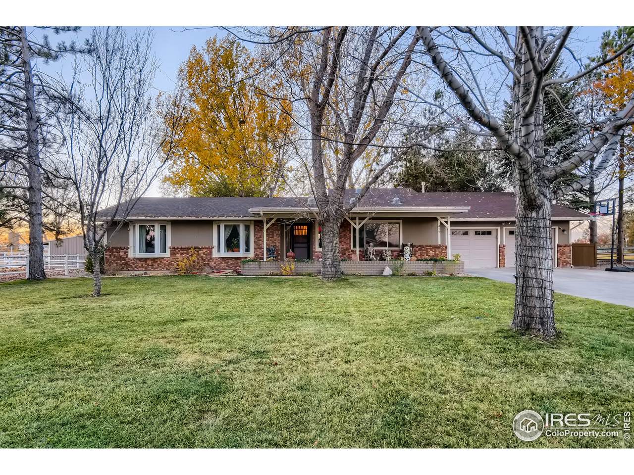 417 Aspen Ridge Dr - Photo 1