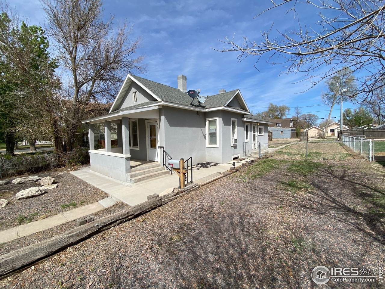822 State St - Photo 1