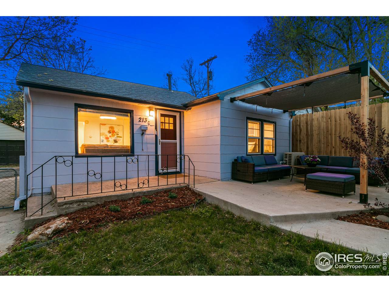 213 Sherman St - Photo 1