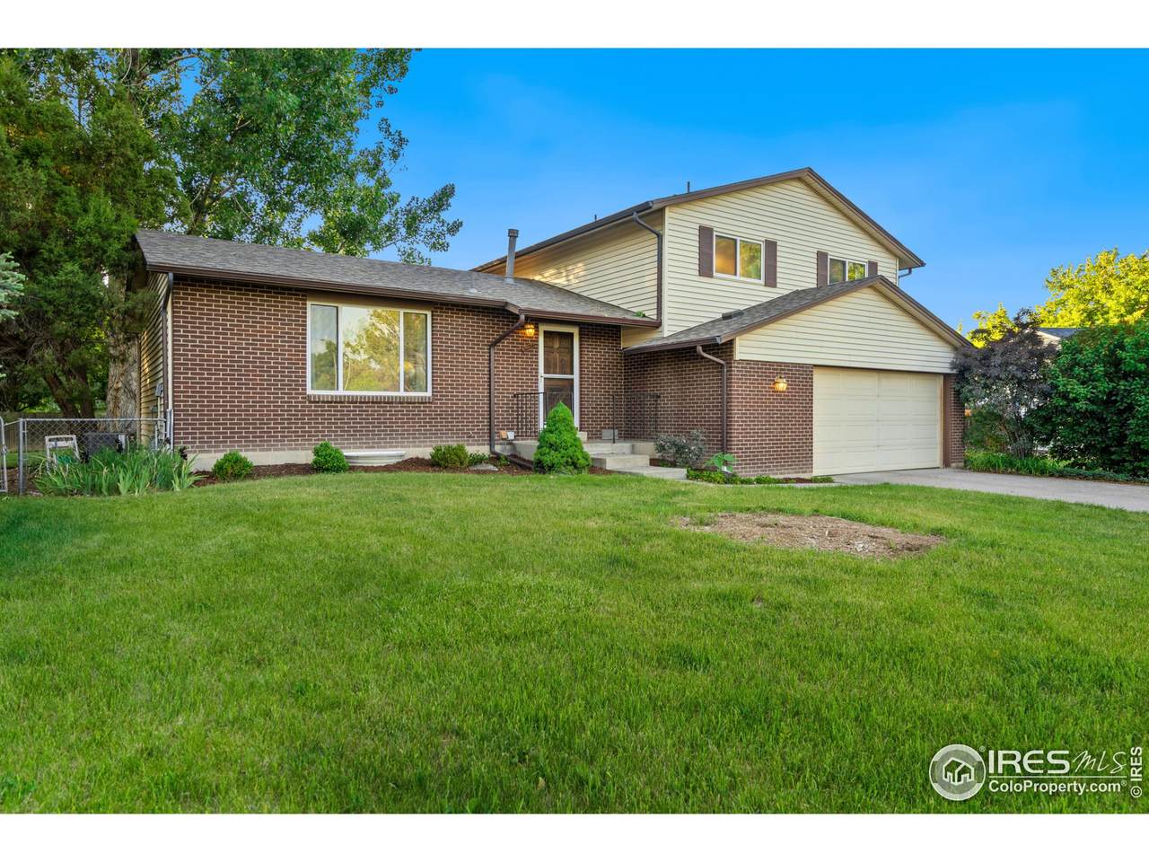 2725 Worthington Ave - Photo 1