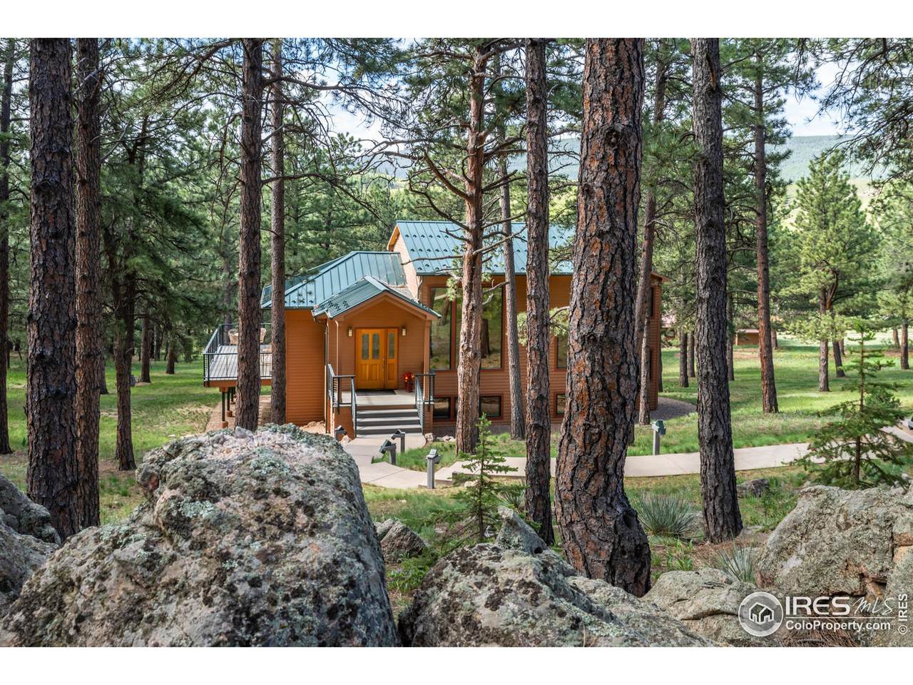 498 Mountain Meadows Rd - Photo 1