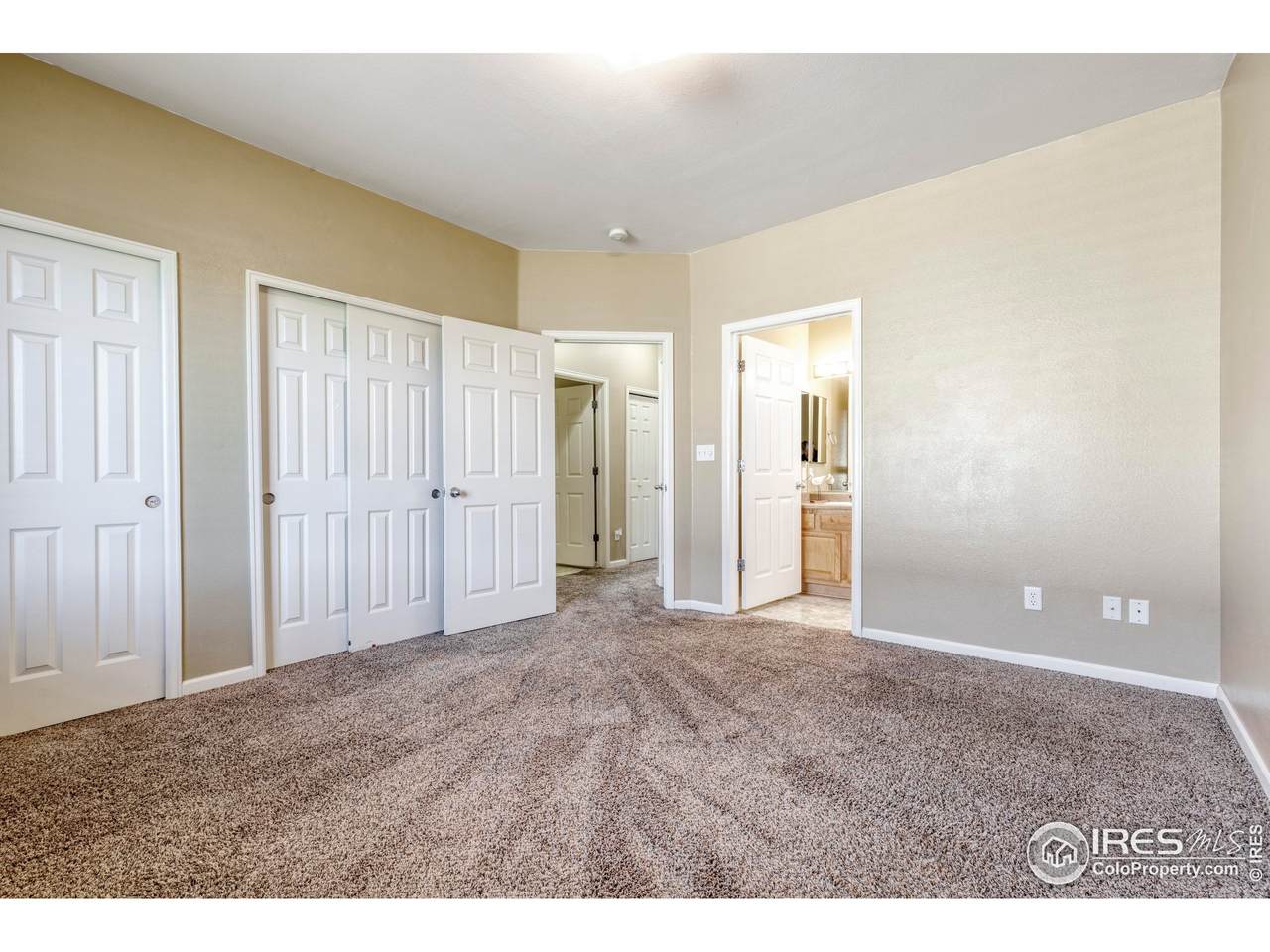 5551 29th St - Photo 1