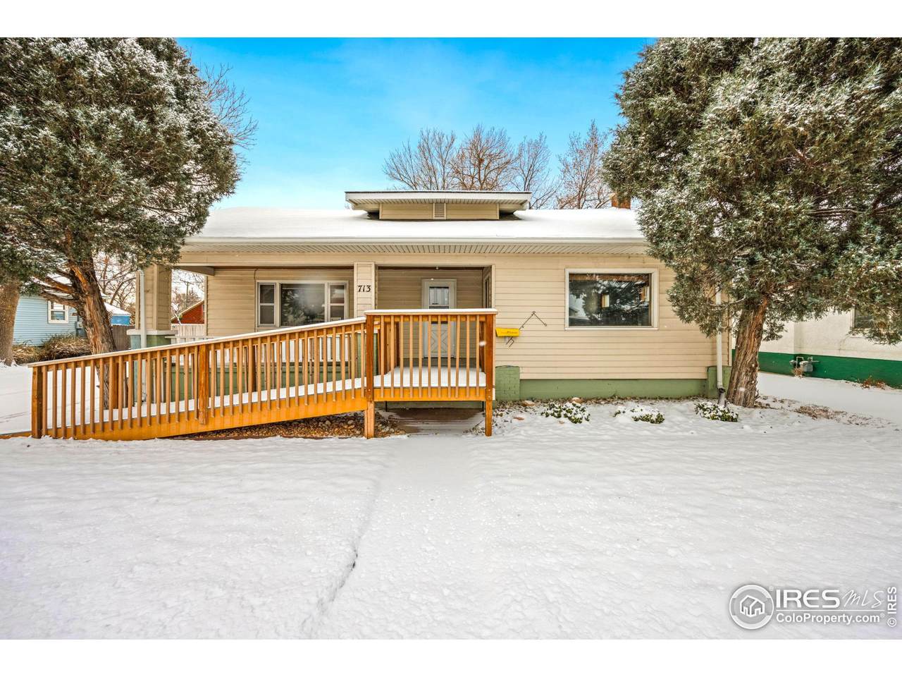 713 Main St - Photo 1