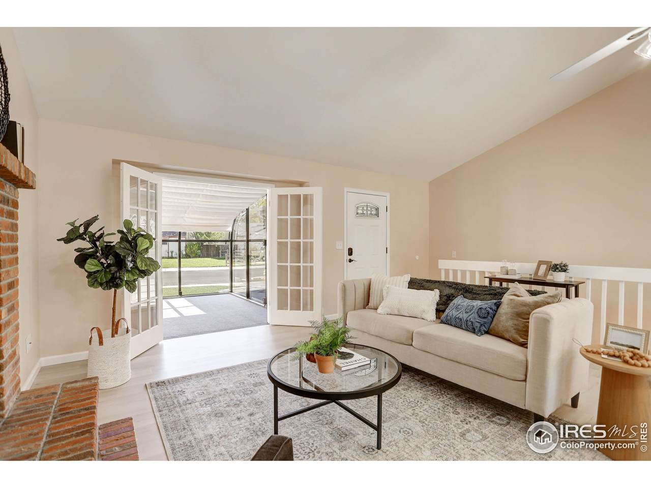 1006 Bitterbrush Ln - Photo 1