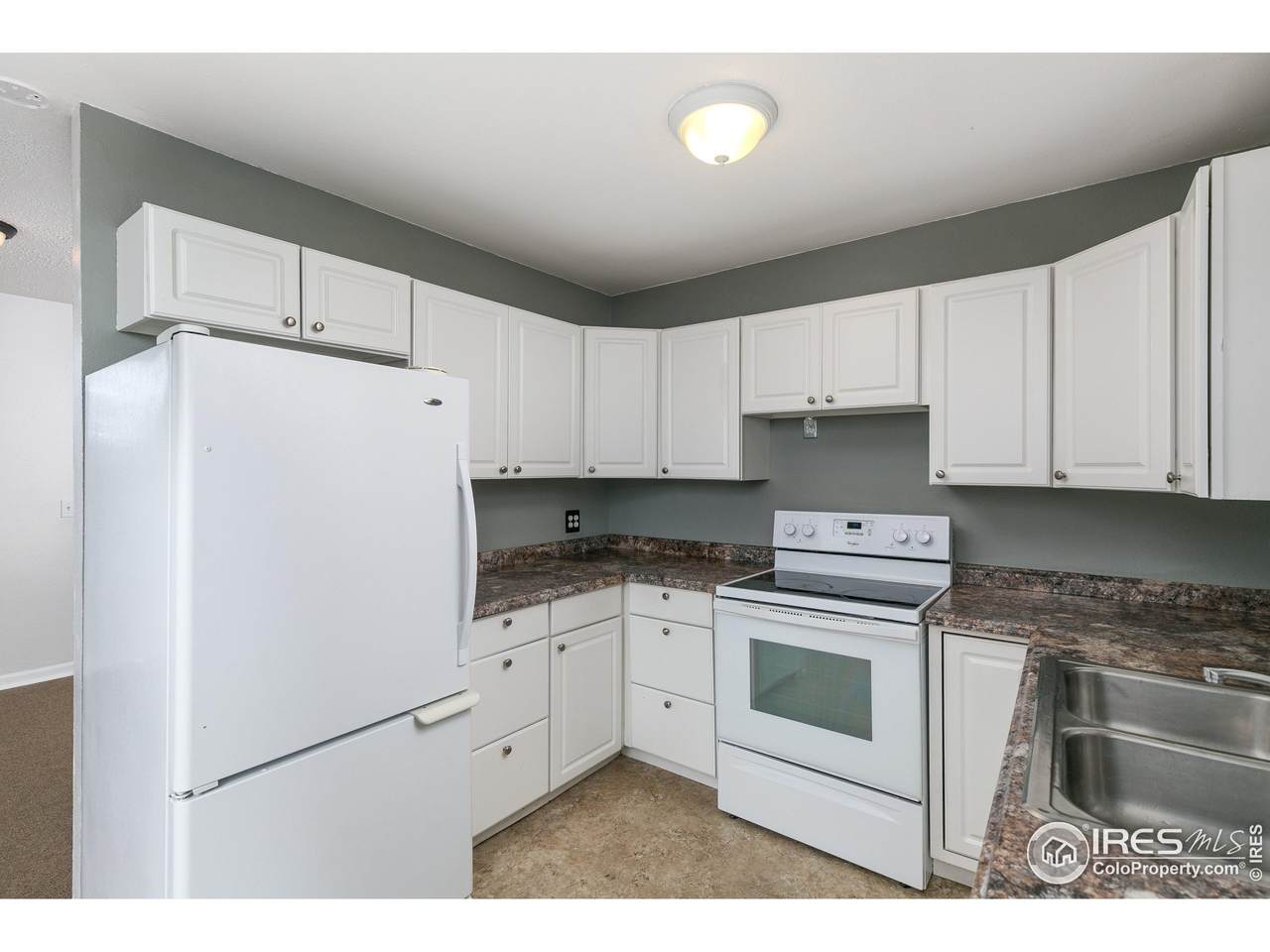 218 11th St - Photo 1