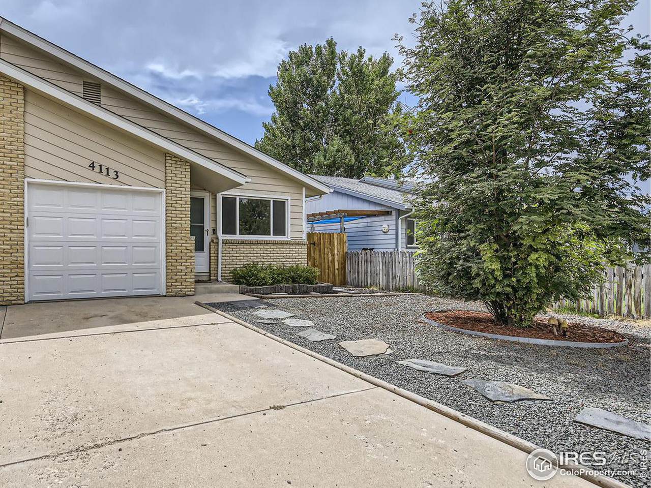 4113 Hayes Cir - Photo 1