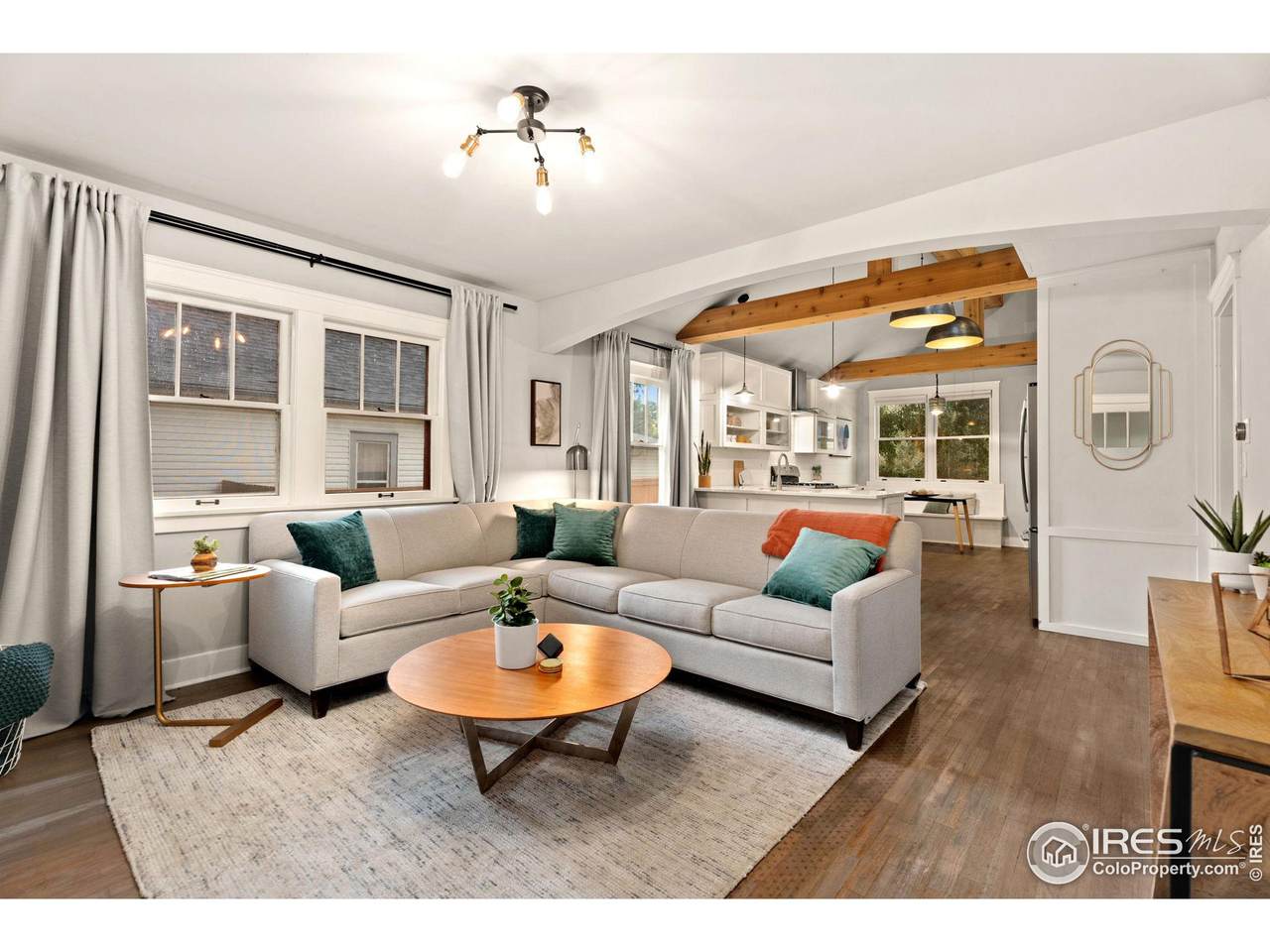 439 Judson St - Photo 1